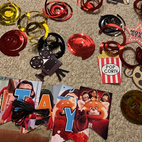 50 piece Turning Red Birthday
Banners & Swirls Bundle - Picture 6 of 9